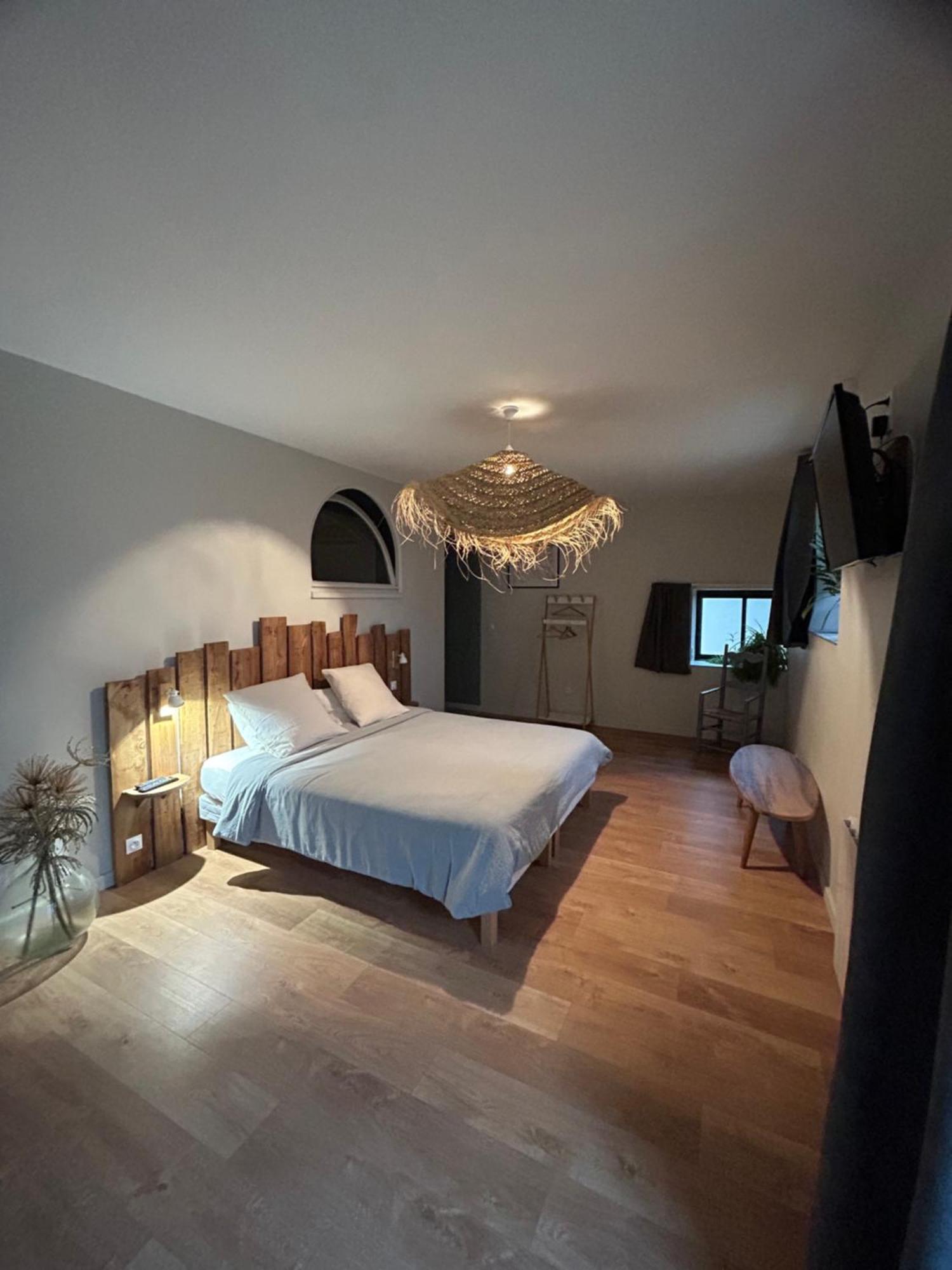 Chambres D'Hotes De La Pilatiere Persac Εξωτερικό φωτογραφία