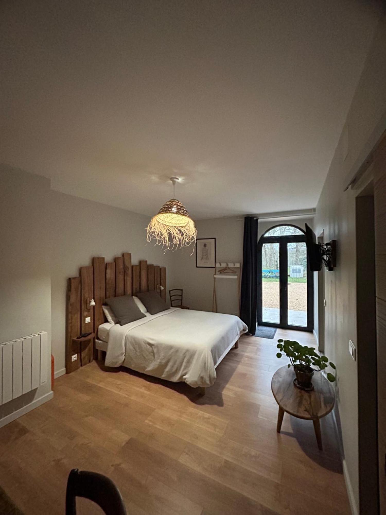Chambres D'Hotes De La Pilatiere Persac Εξωτερικό φωτογραφία